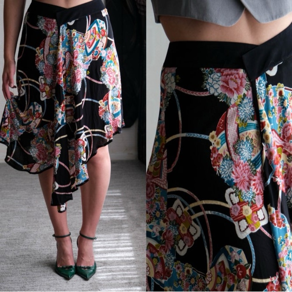 Bebe: Vintage Asian Floral Patterned Asymmetrical Wrap Skirt. Size Large.